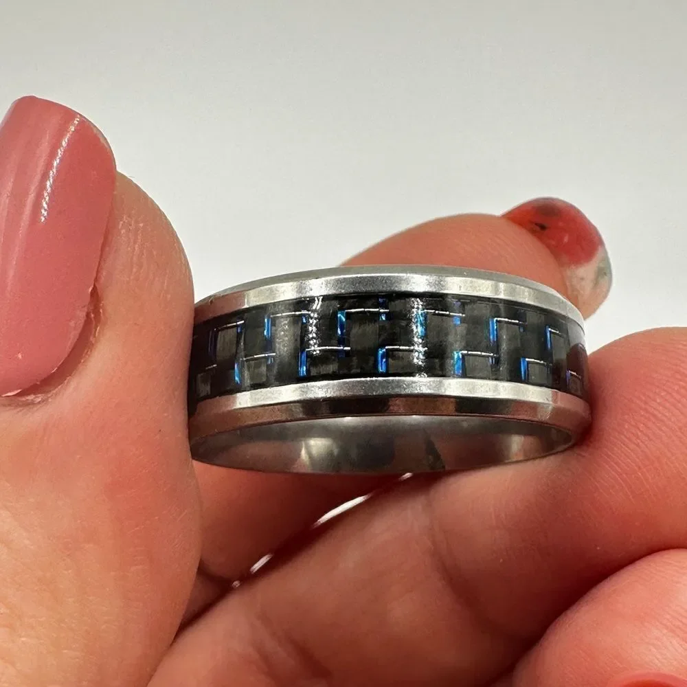Men's 12.75-13 Silver toned metal and Red/Blue wire in resin center ring!‎